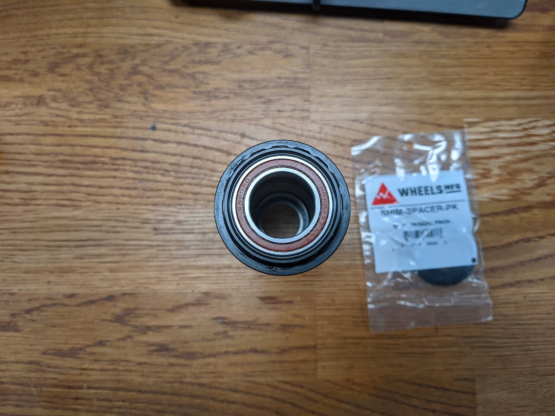 T47 Outboard Bottom Bracket, 24mm, angular contact bearings