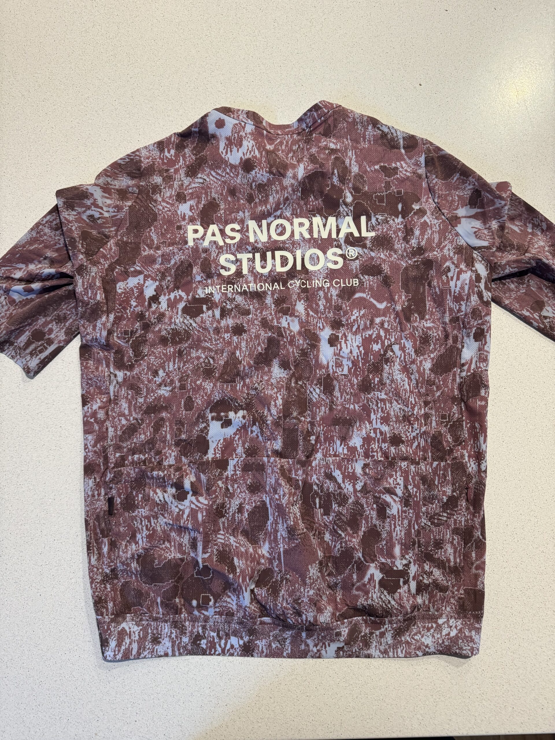 Pas Normal Solitude jersey and shorts (men’s) - NEW