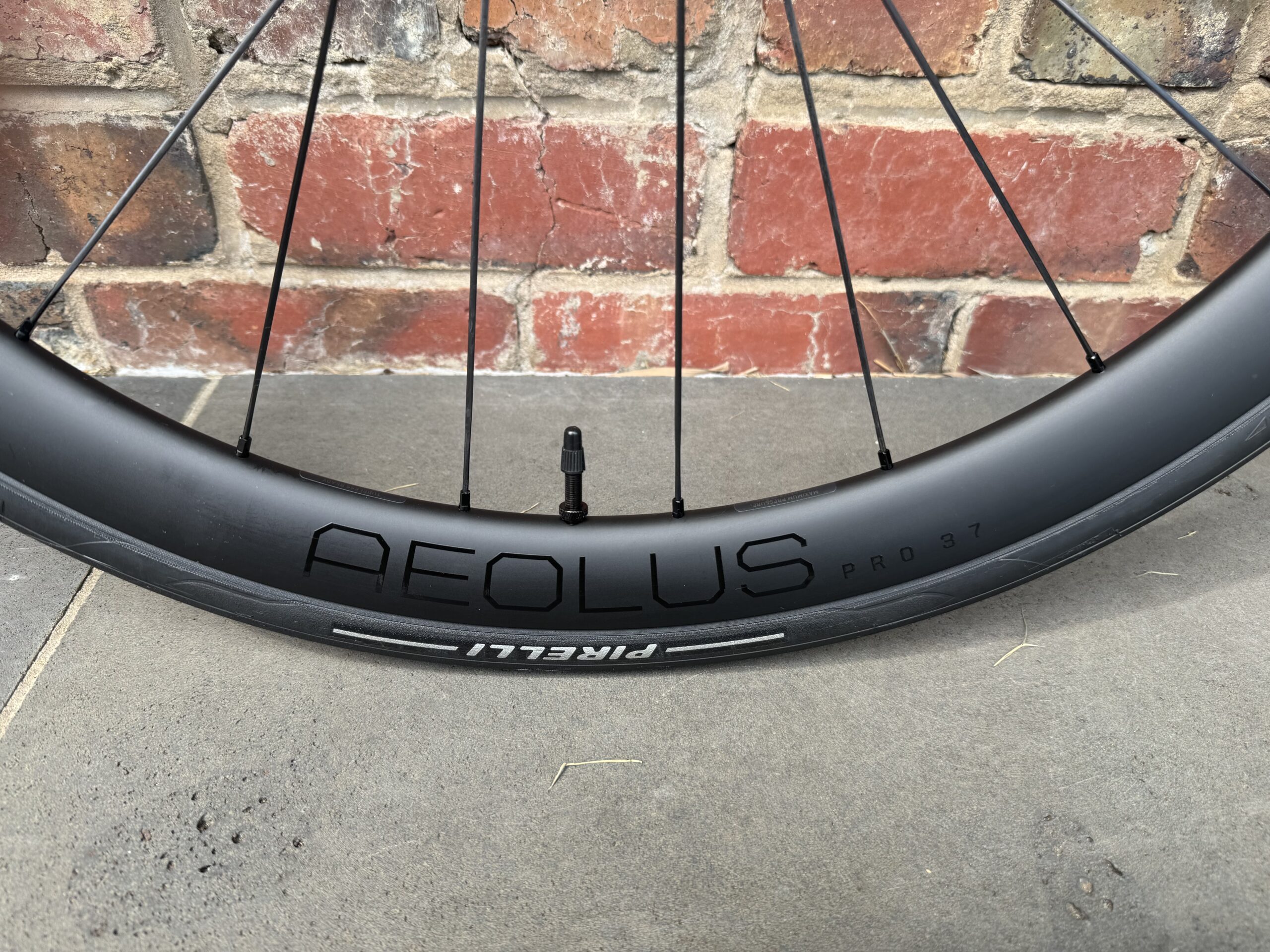 Bontrager Aeolus Pro 37 TLR Disc Wheelset