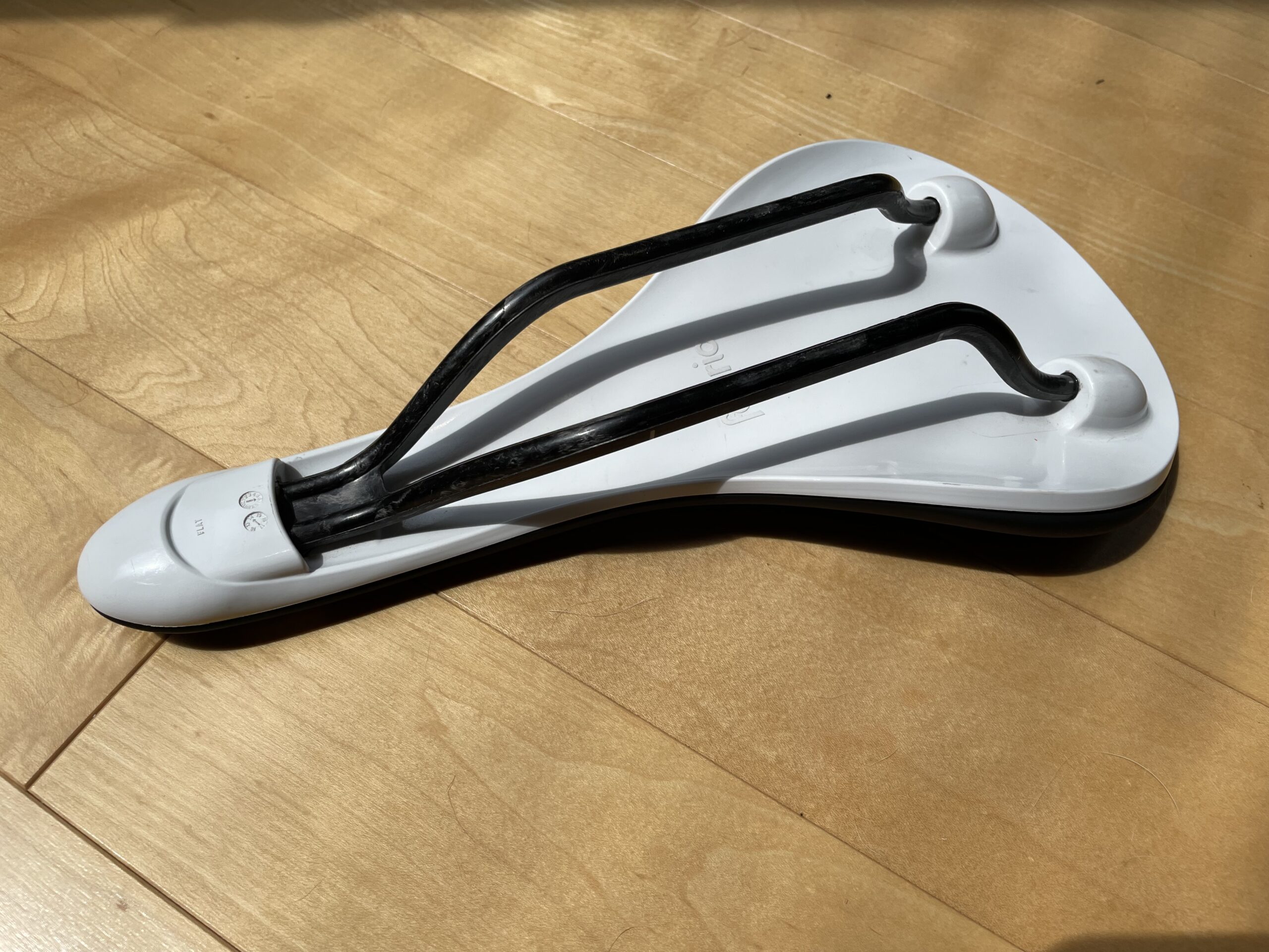 Fabric Scoop Pro Flat Saddle