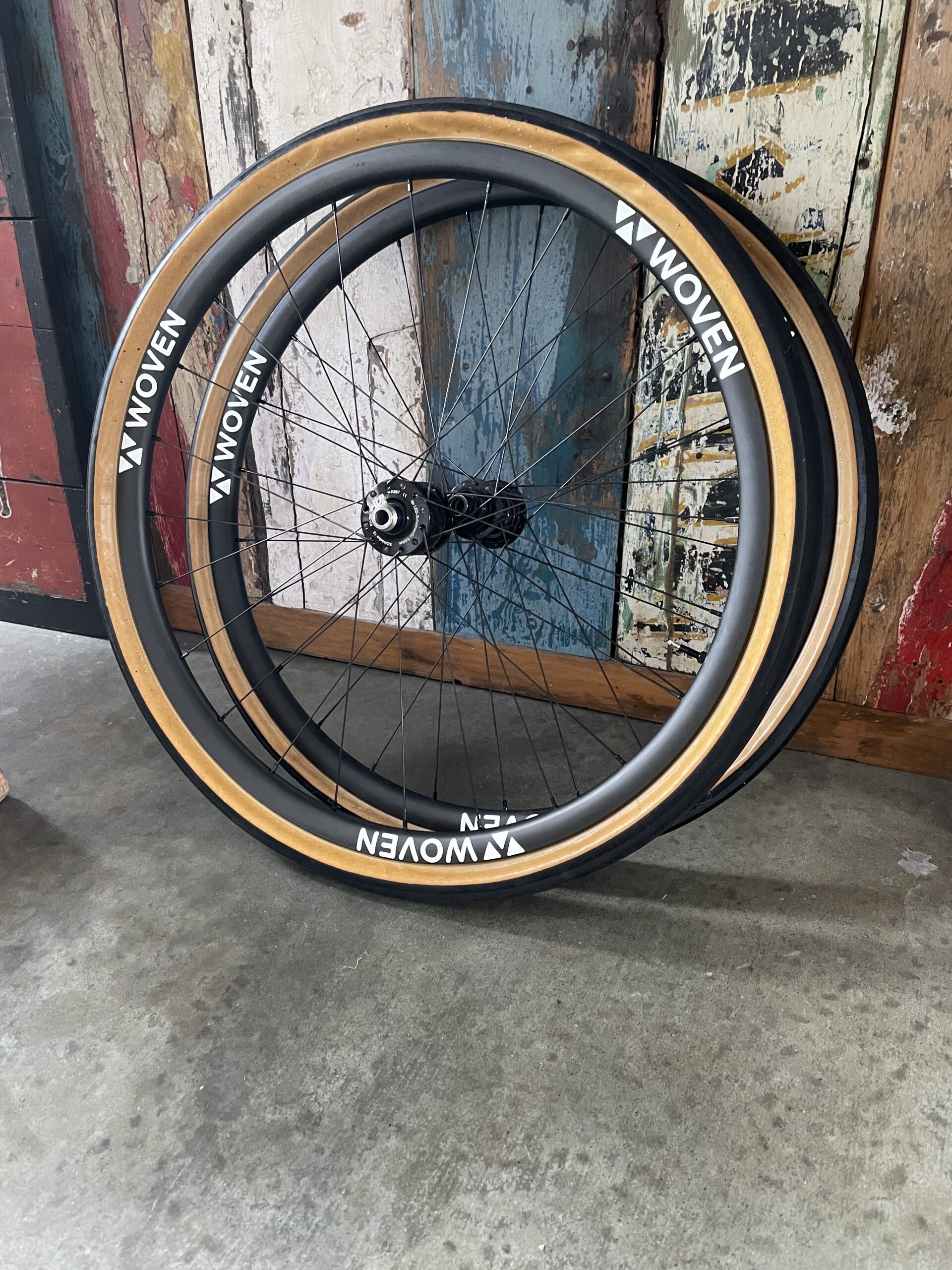 650B Carbon Wheels with SONdelux​ ​12​ dynamo