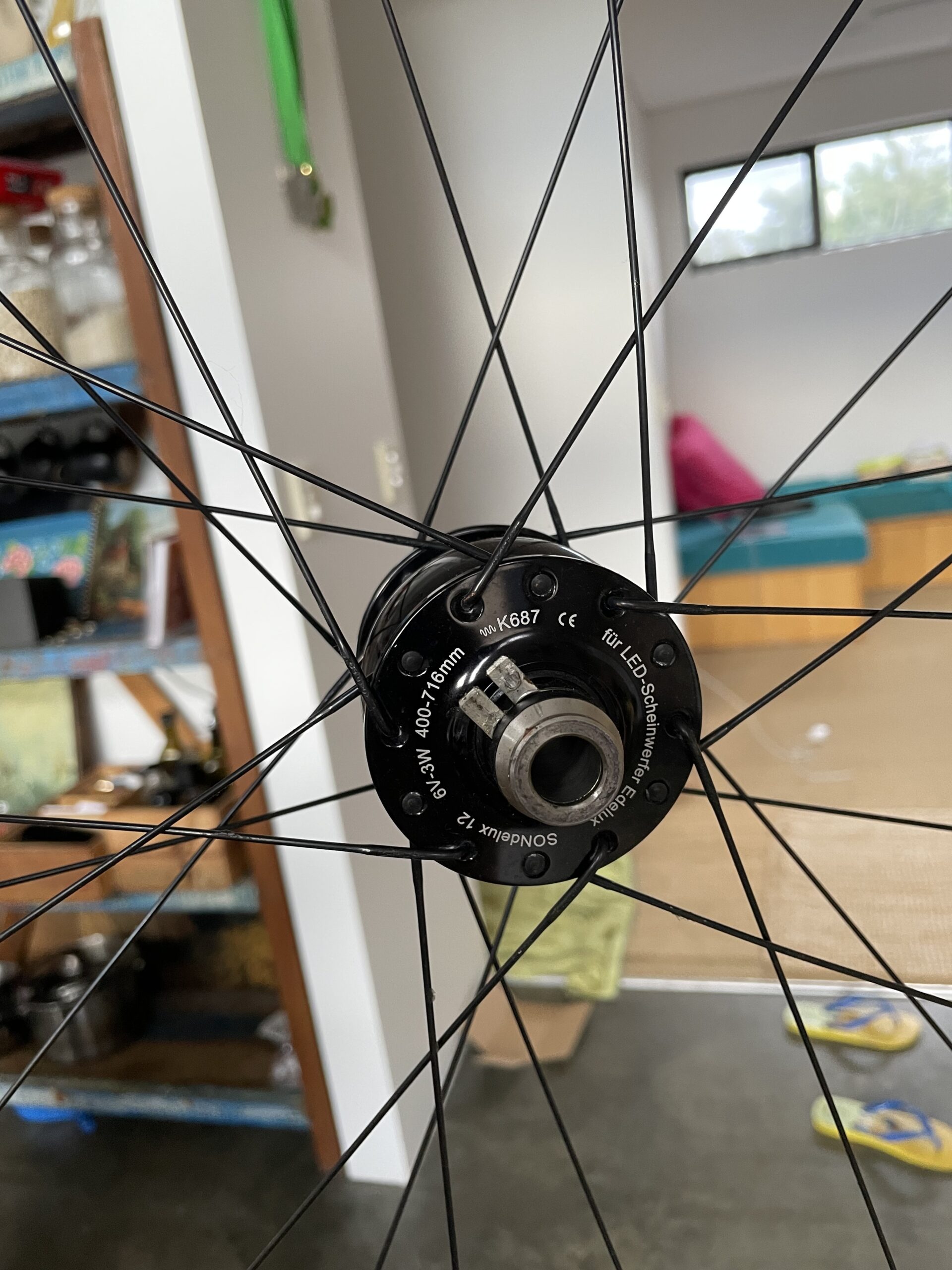 650B Carbon Wheels with SONdelux​ ​12​ dynamo