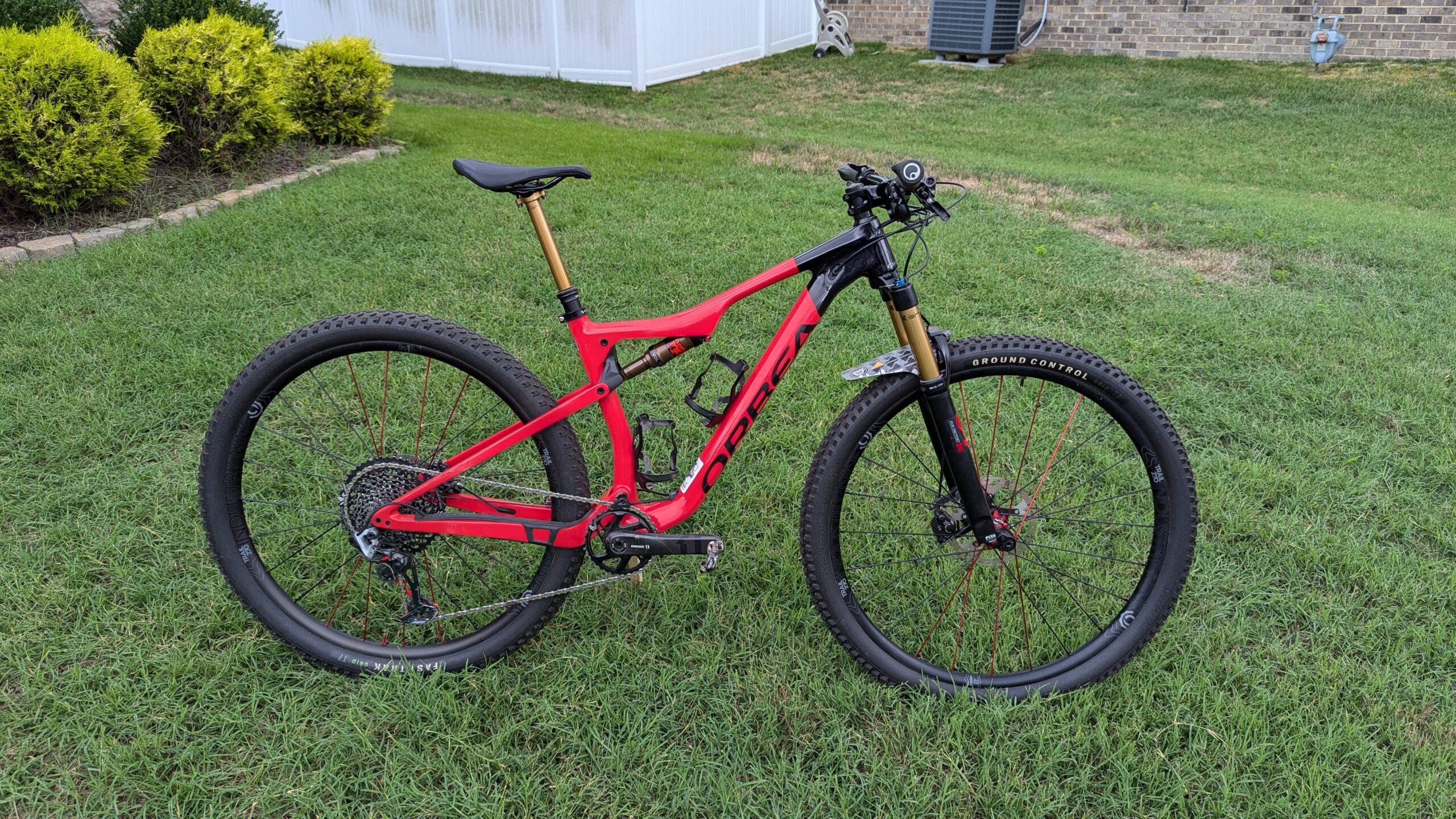 2022 Orbea Oiz M10 TR w/ I9 Hydras, GX/X01, Fox Factory Suspension