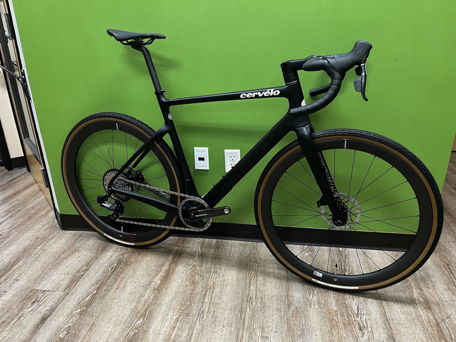 2024 Cervelo Aspero-5 Force XPLR eTap AXS 1