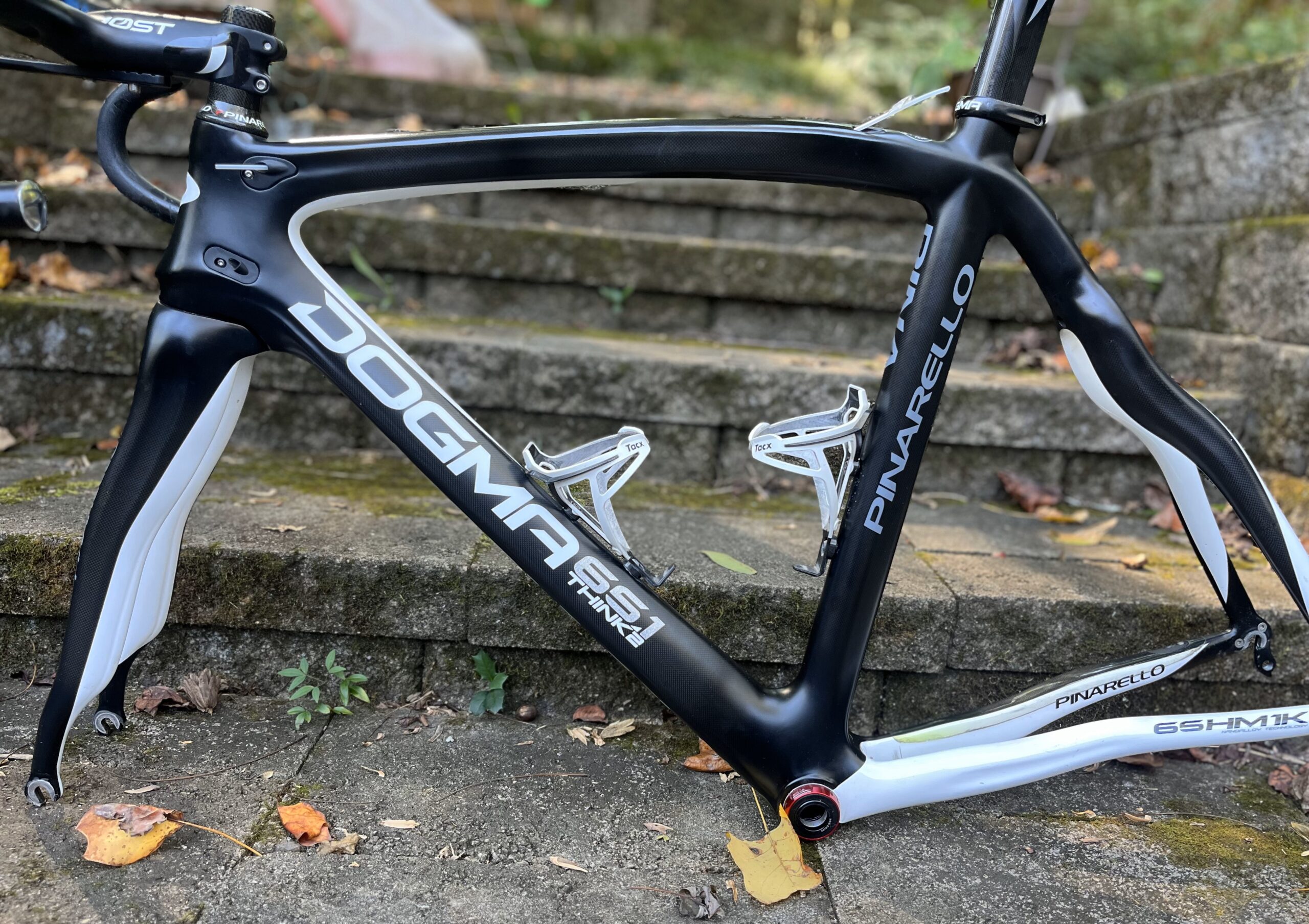 Pinarello Dogma 65.1 frameset w/ MOST integrated bar-stem