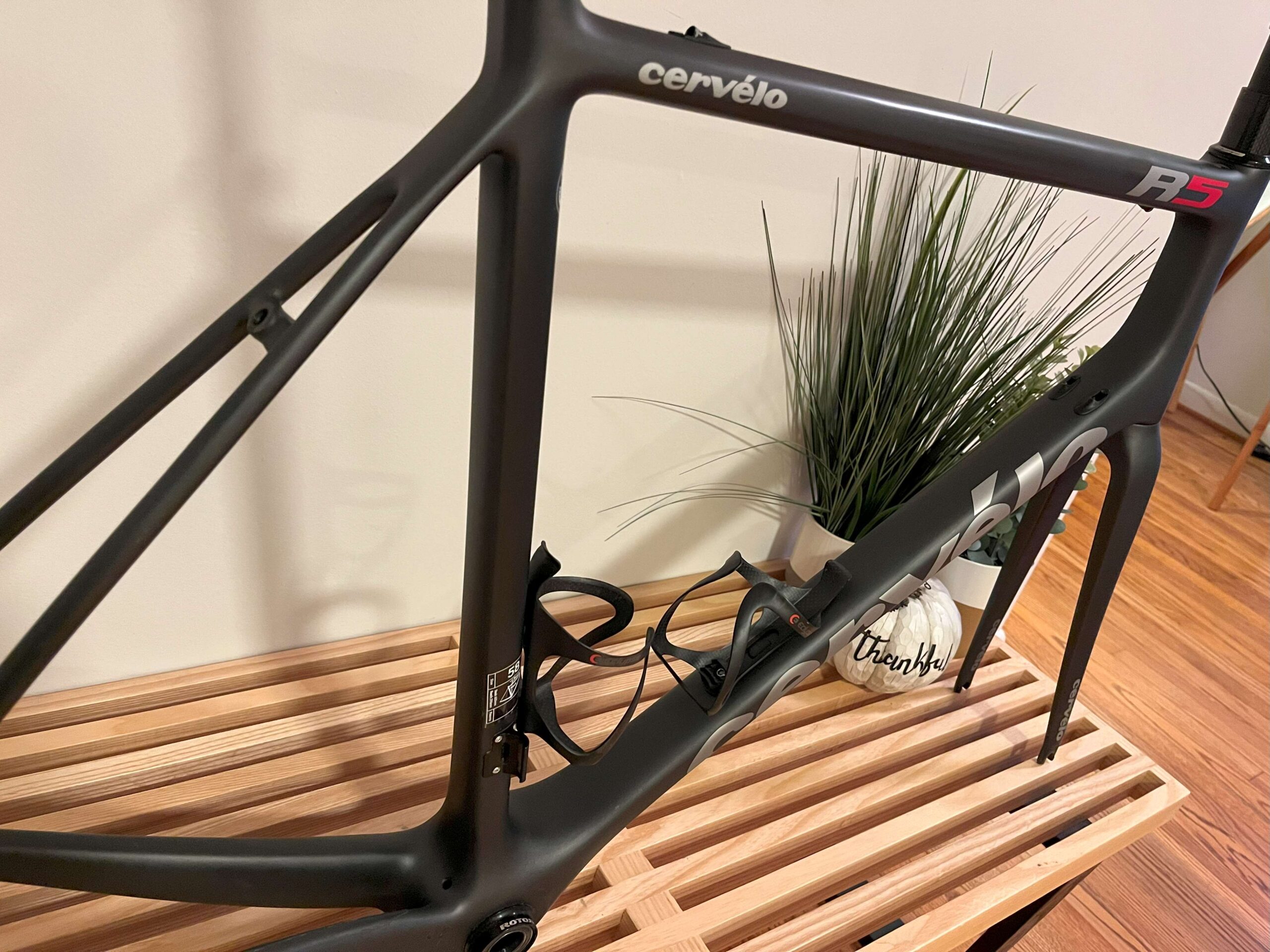 Cervelo R5 road frameset – near mint!