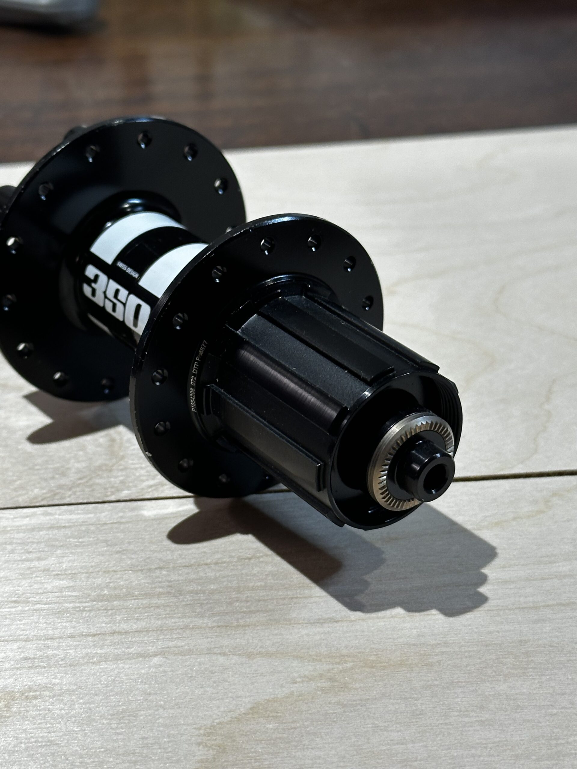 DT Swiss 350 Rear hub 6 bolt disc QR 28H