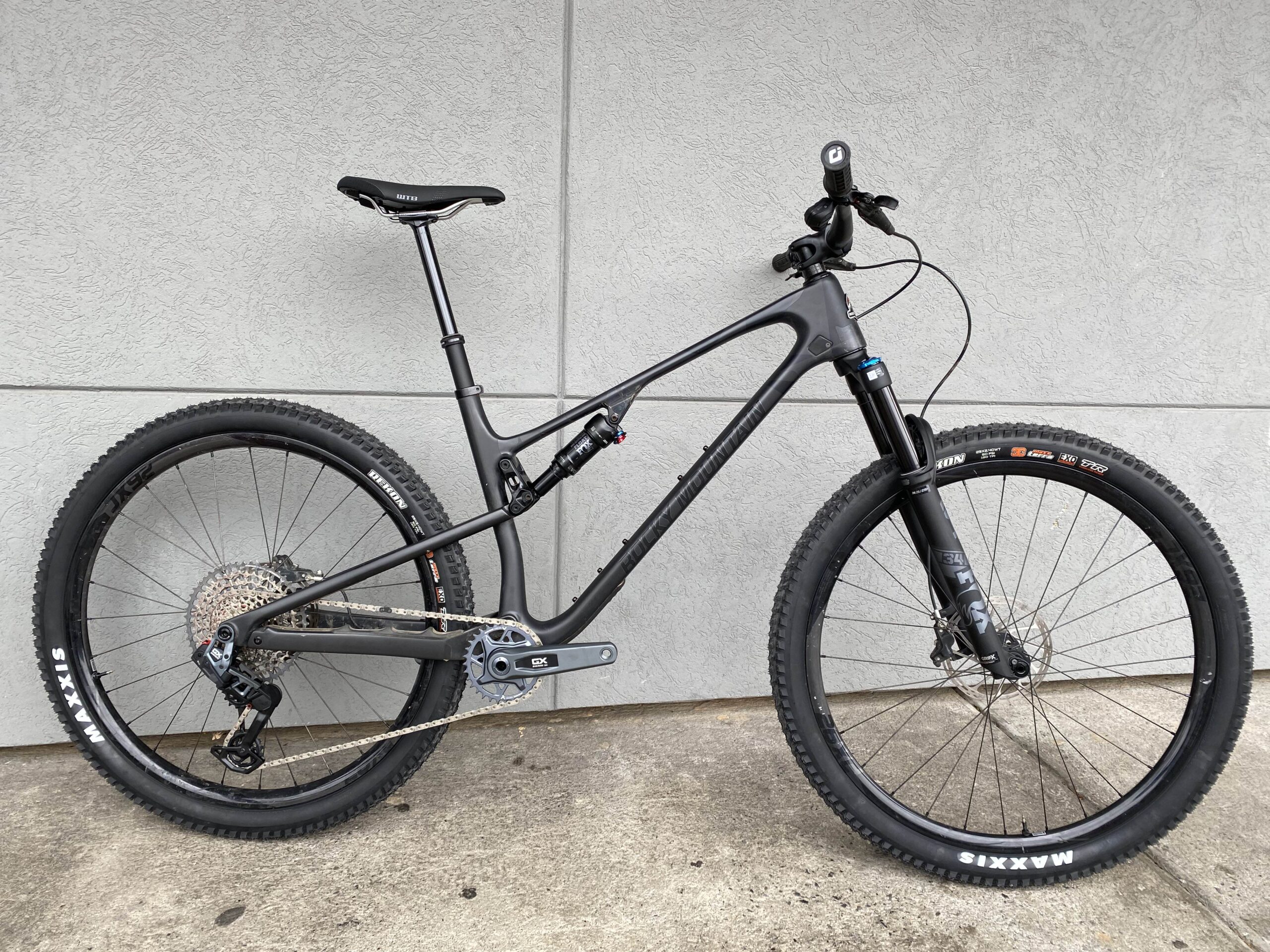 2024 Rocky Mountain Element C70 - Large w/ new parts