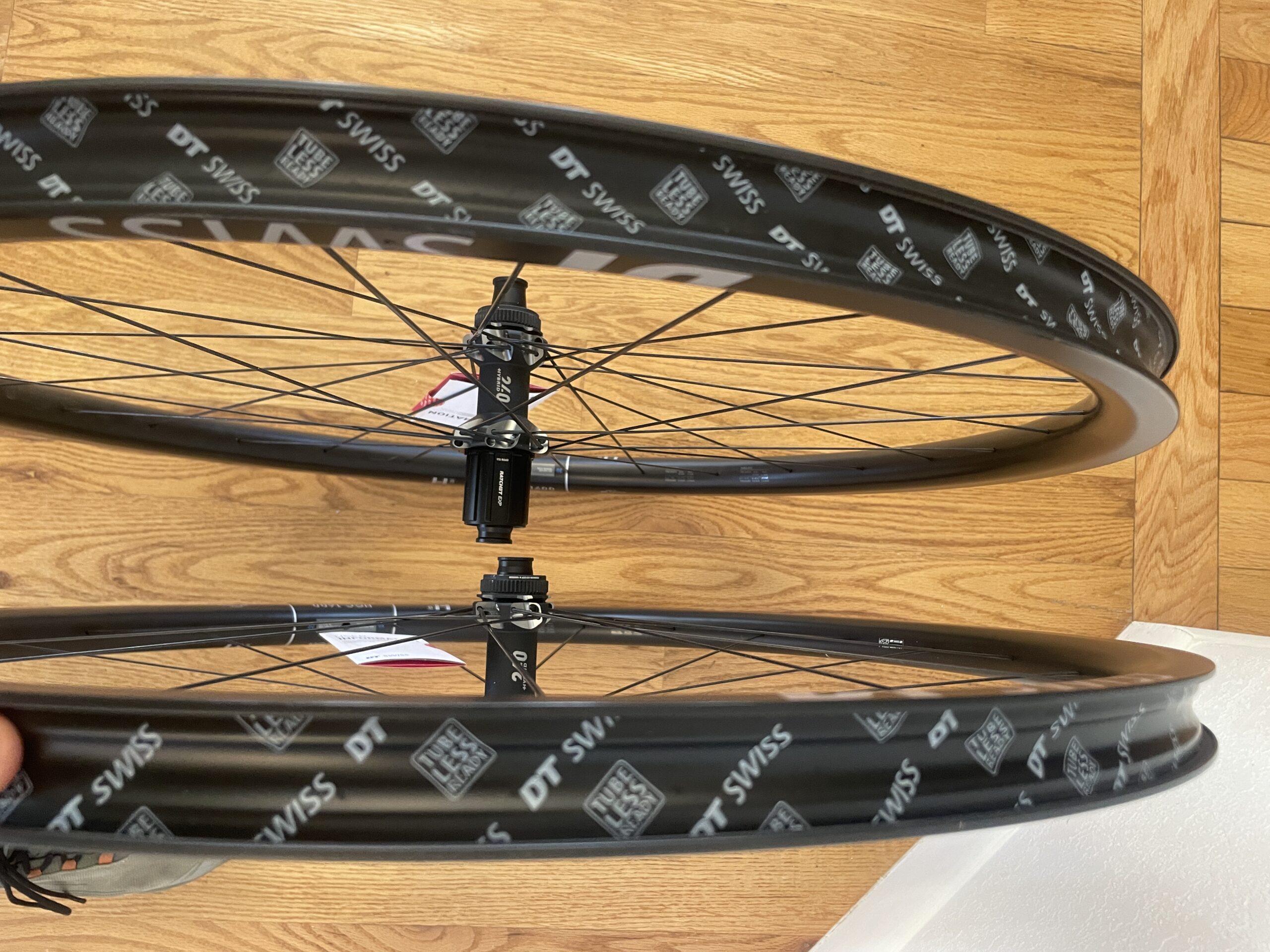 NEW DT SWISS 240 spline carbon 700c gravel/road wheelset 1486 grams