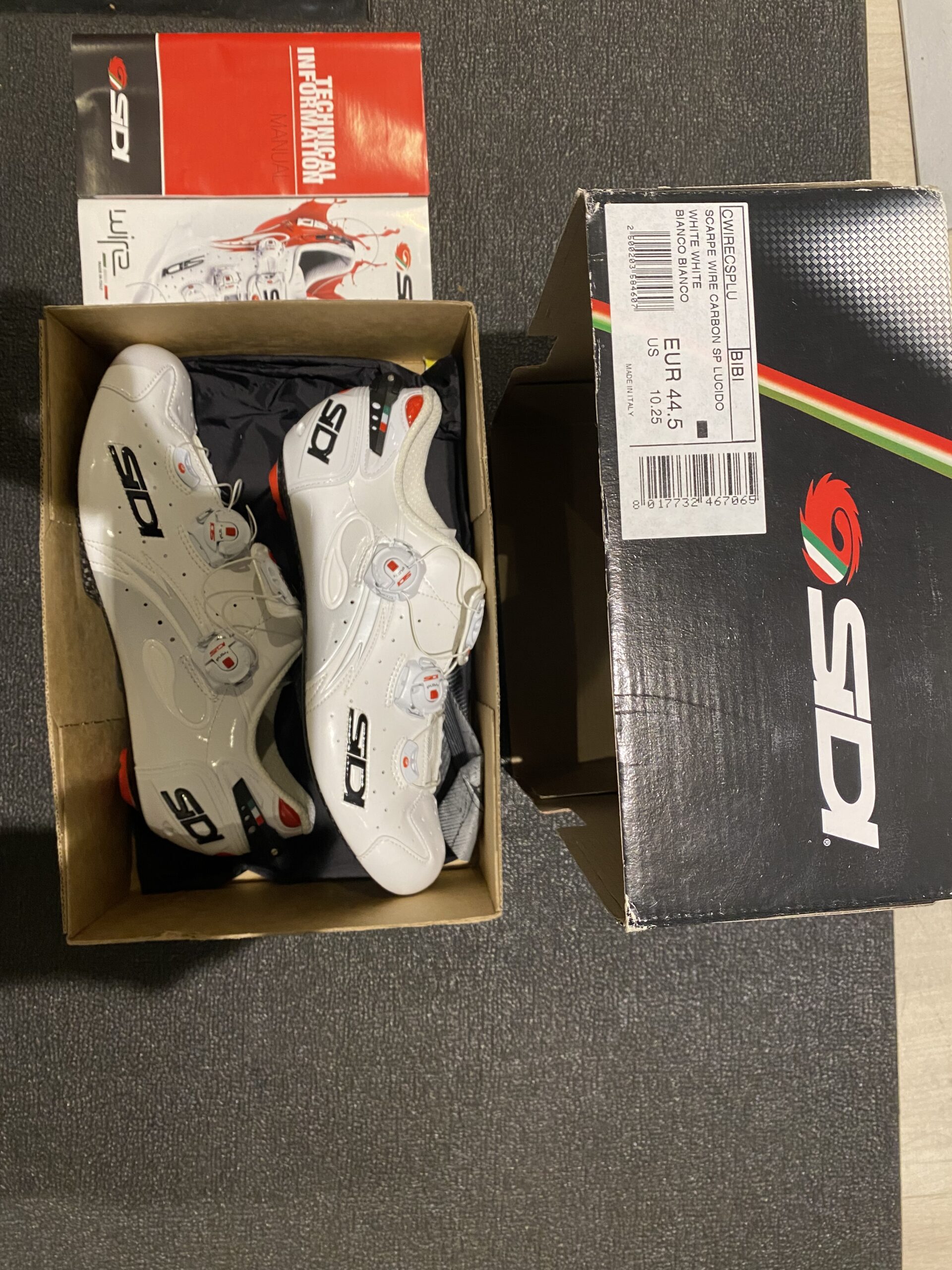 Sidi Wire Carbon Vernice cycling shoes. White / white. 4 bolt speedplay shoes.