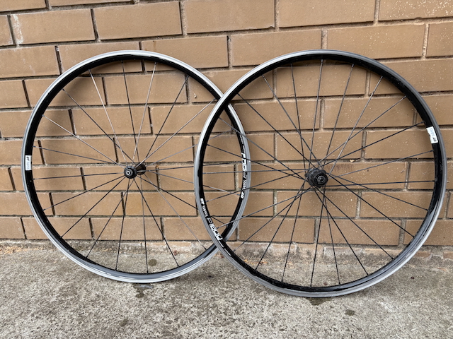 DT Swiss P1800 tubeless rim brake wheelset (free)