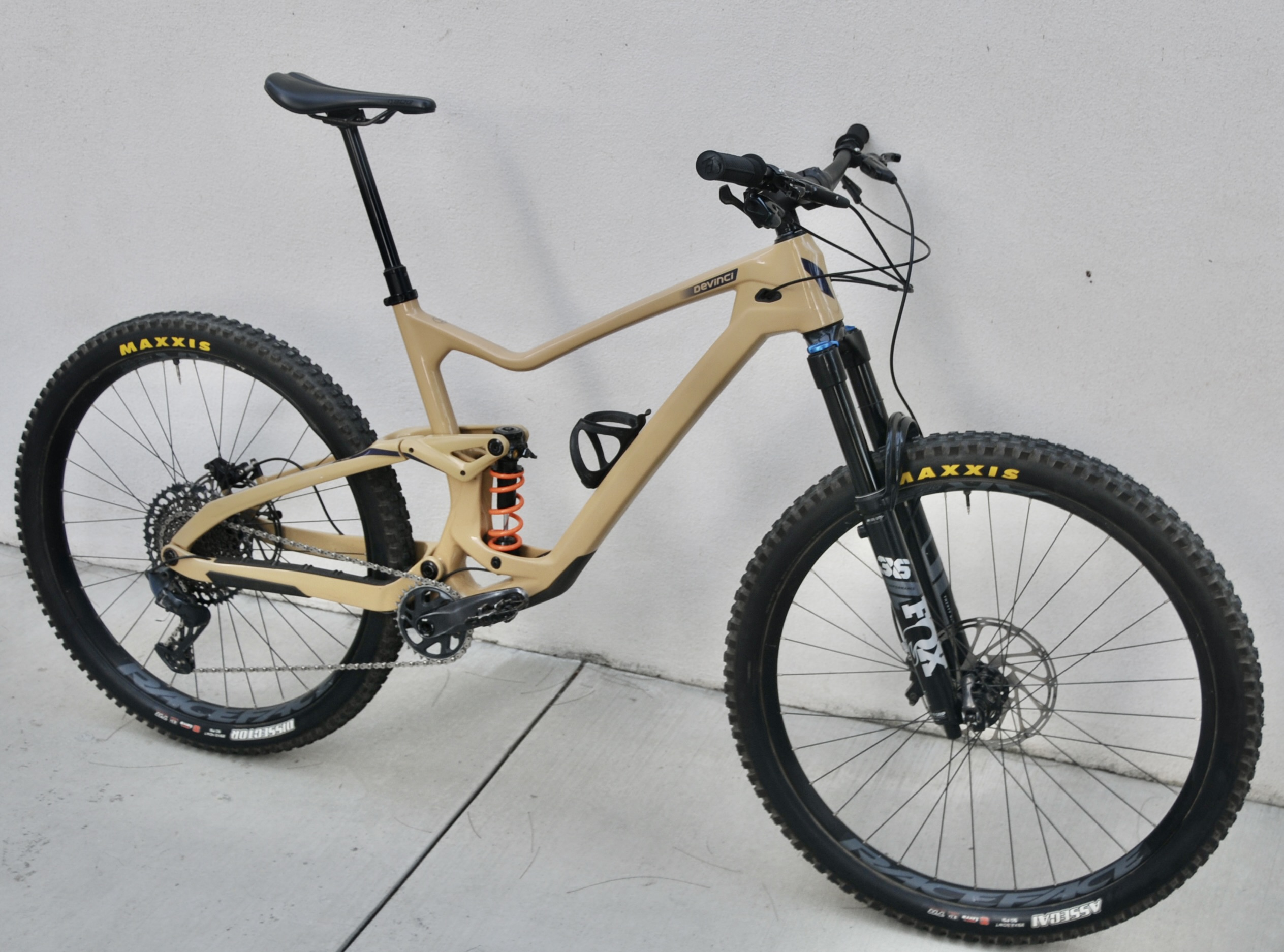 2021 Devinci Troy - Brand new shock