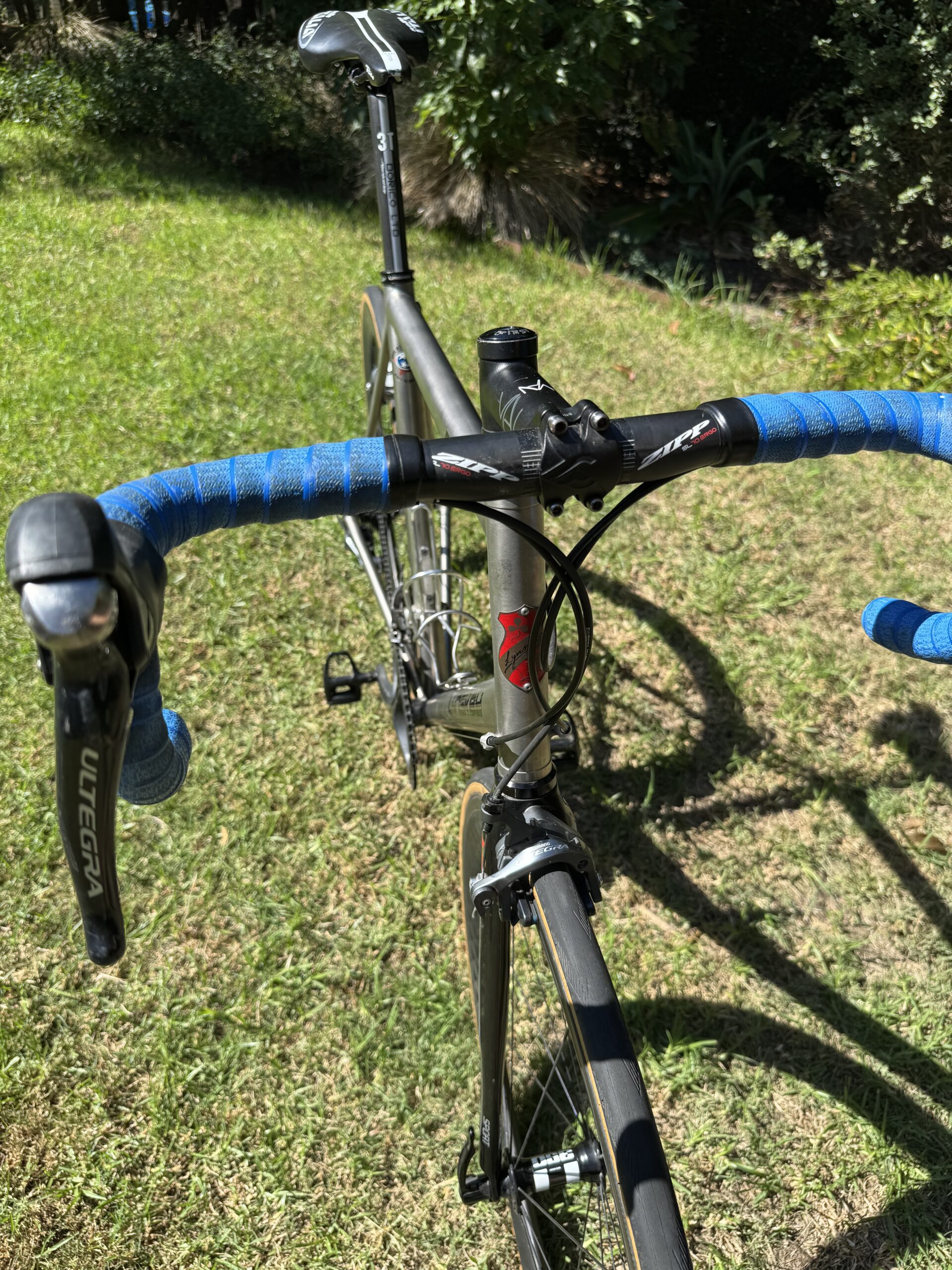 Lynskey R230 road bike, titanium frame, carbon wheels, bars, seatpost