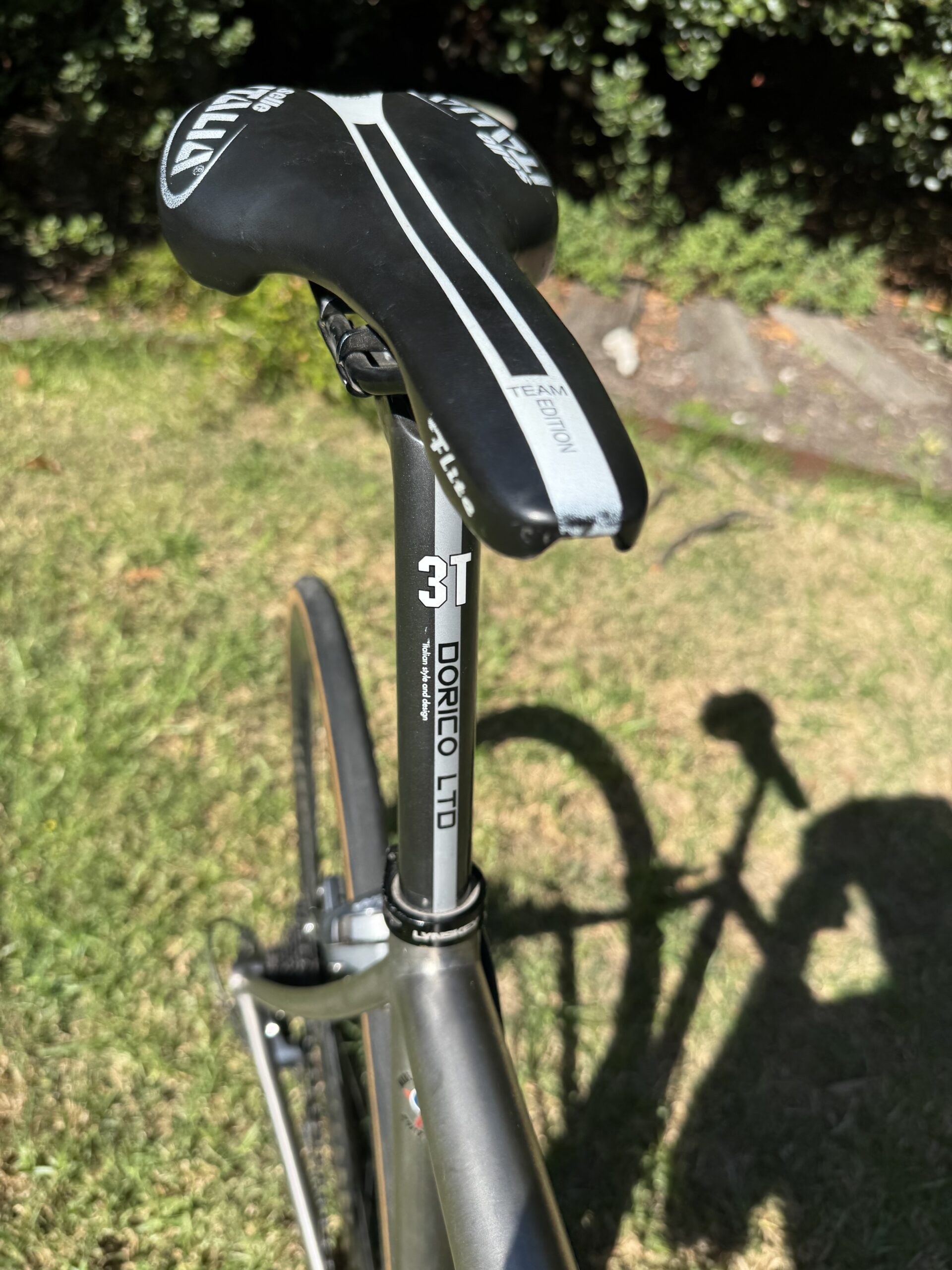 Lynskey R230 road bike, titanium frame, carbon wheels, bars, seatpost