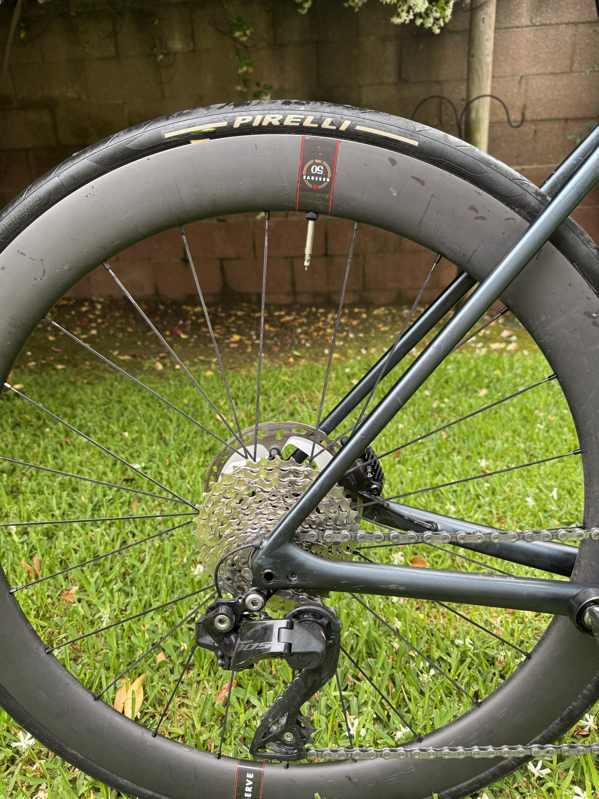 2021 specialized roubaix - 105 di2 - reserve 50|50 carbon wheels