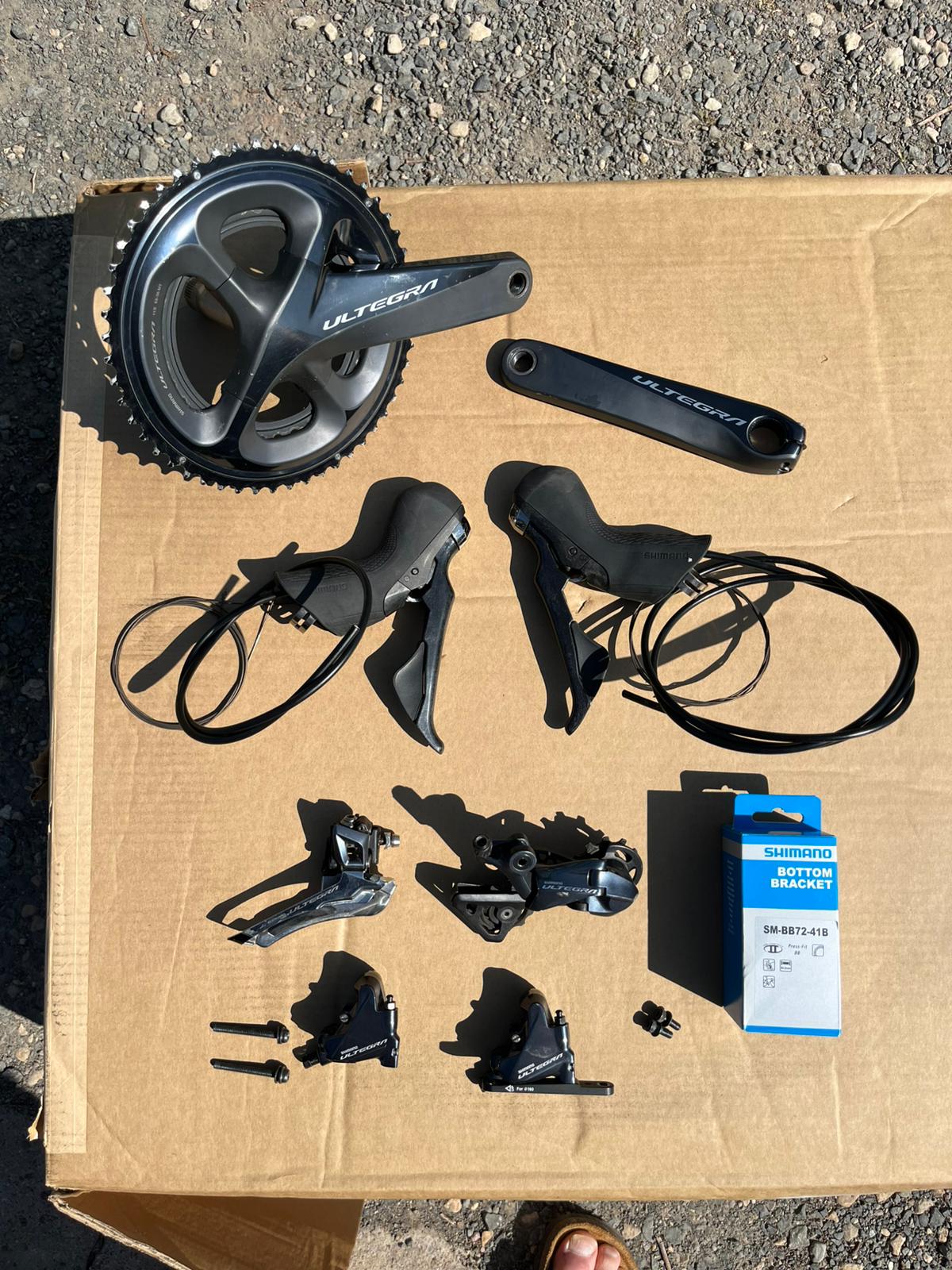 Ultegra R8020 - 11sp hydraulic disc, mechanical gears. 172.5mm cranks
