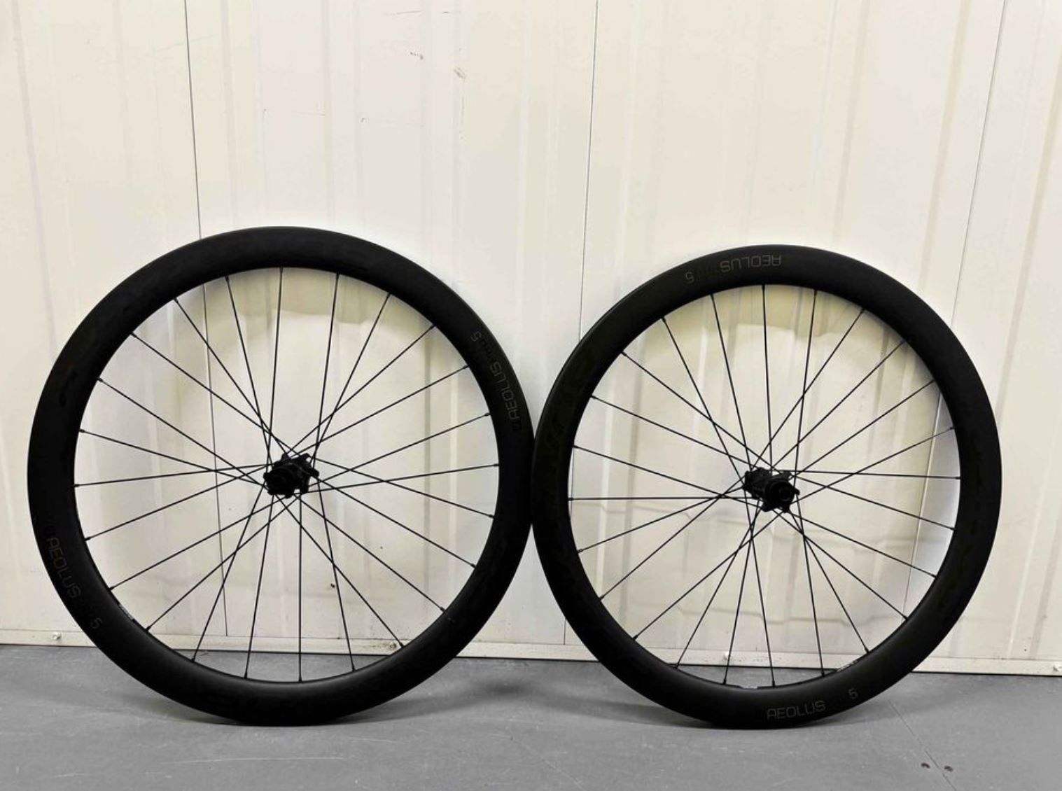 Bontrager aeolus pro 5 wheelset ( disc brake -sram xdr)