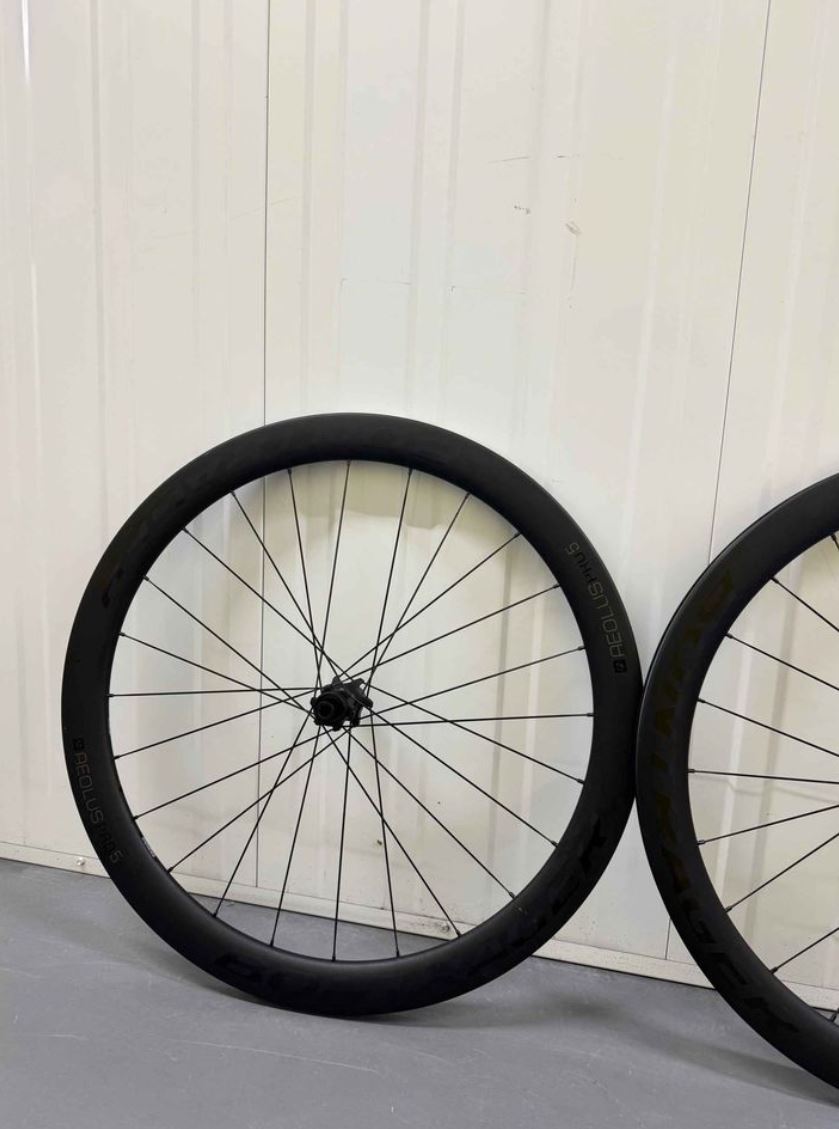 Bontrager aeolus pro 5 wheelset ( disc brake -sram xdr)
