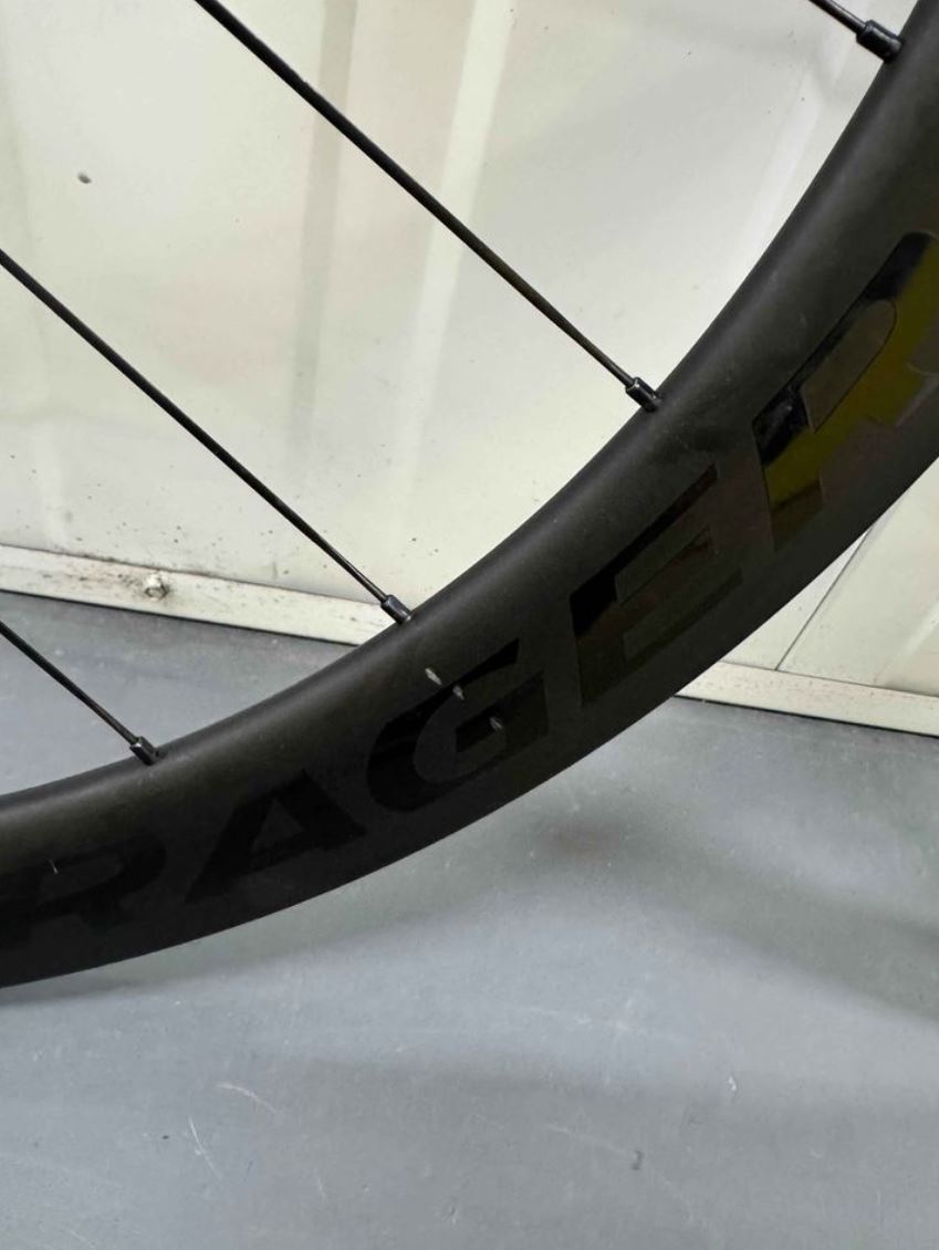 Bontrager aeolus pro 5 wheelset ( disc brake -sram xdr)