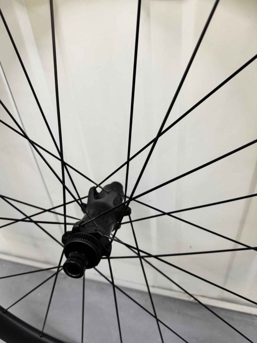 Bontrager aeolus pro 5 wheelset ( disc brake -sram xdr)