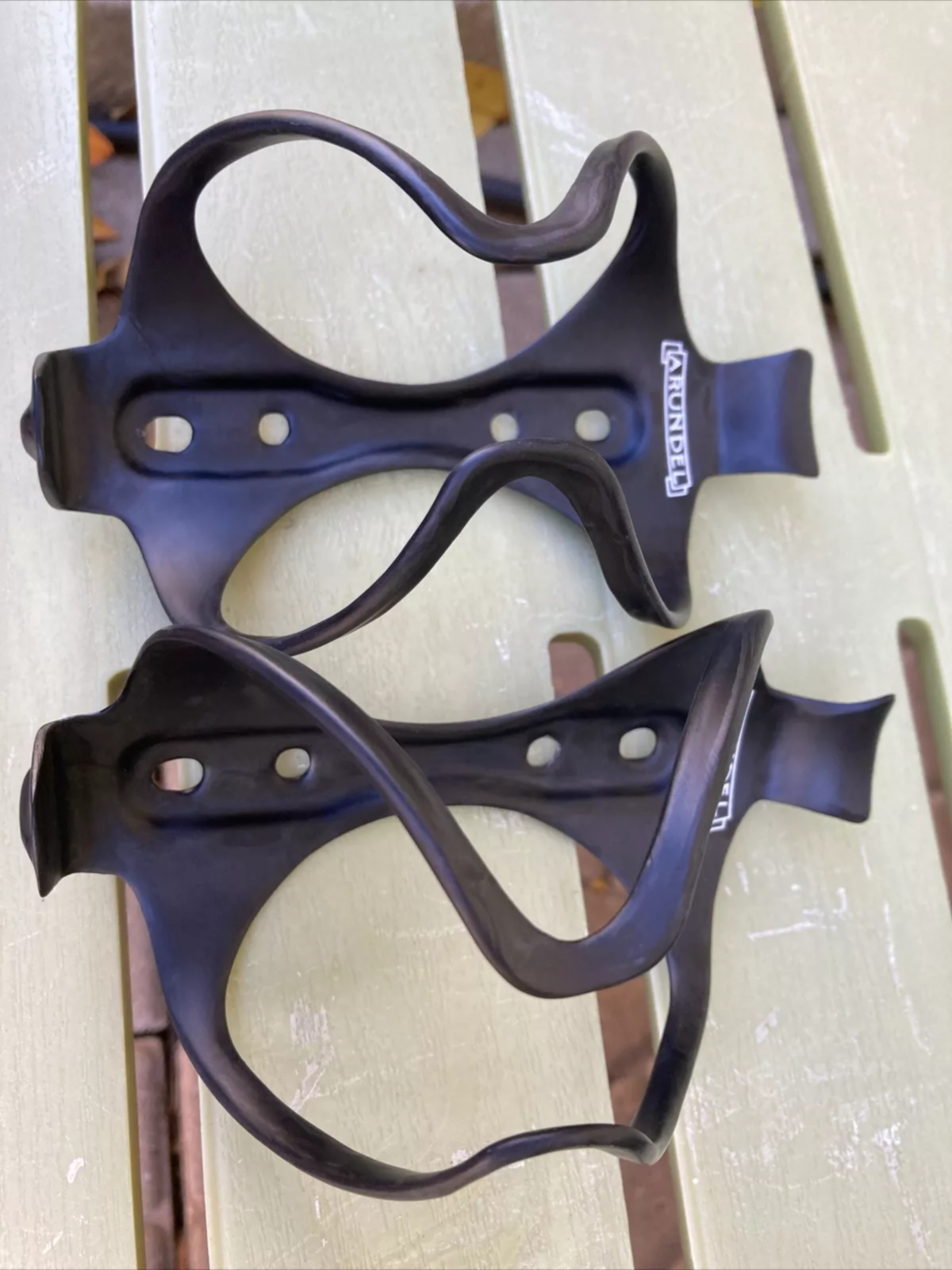 pair arundel carbon bike water bottle cages