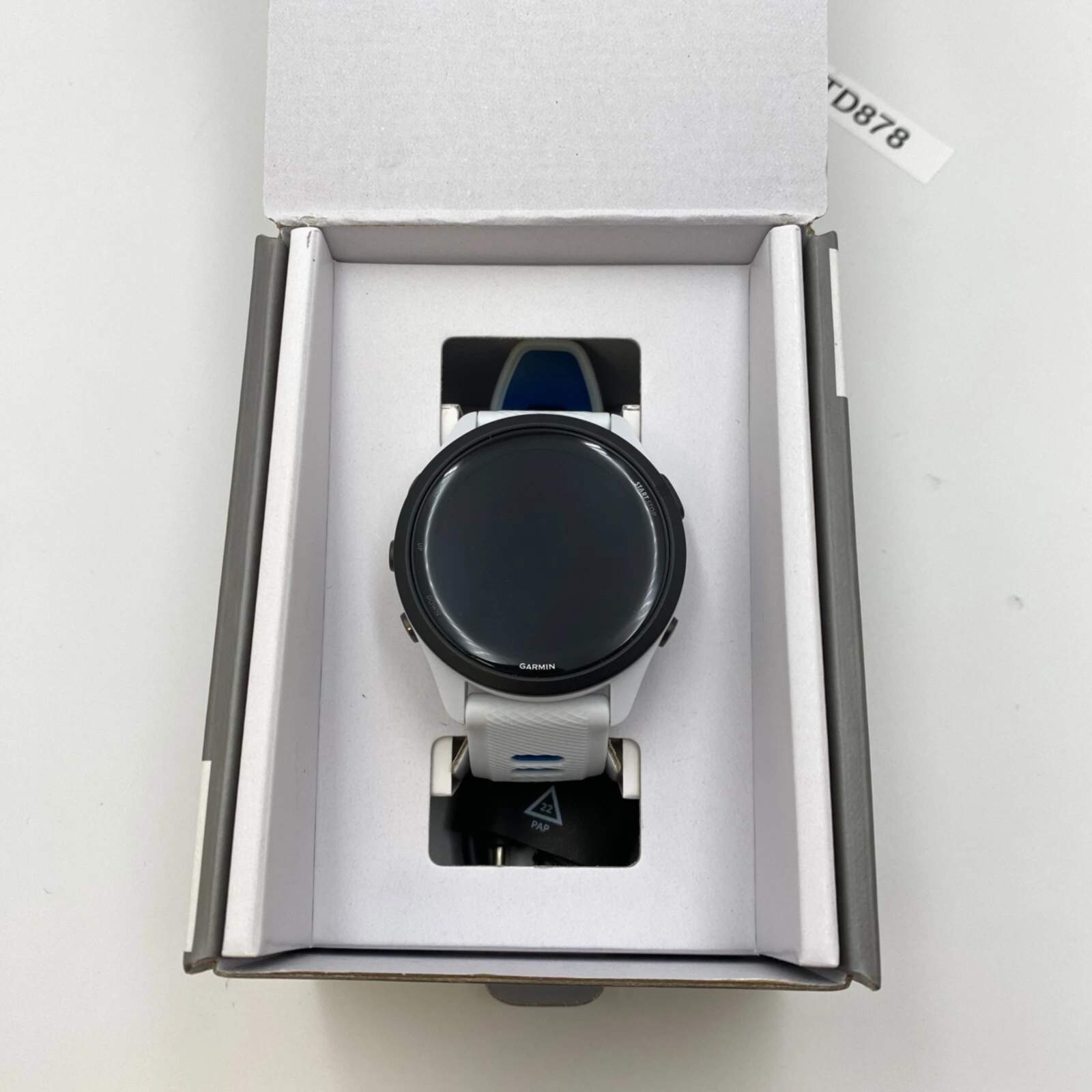 Garmin Forerunner 265 - GPS AMOLED Running Smartwatch -WHITE