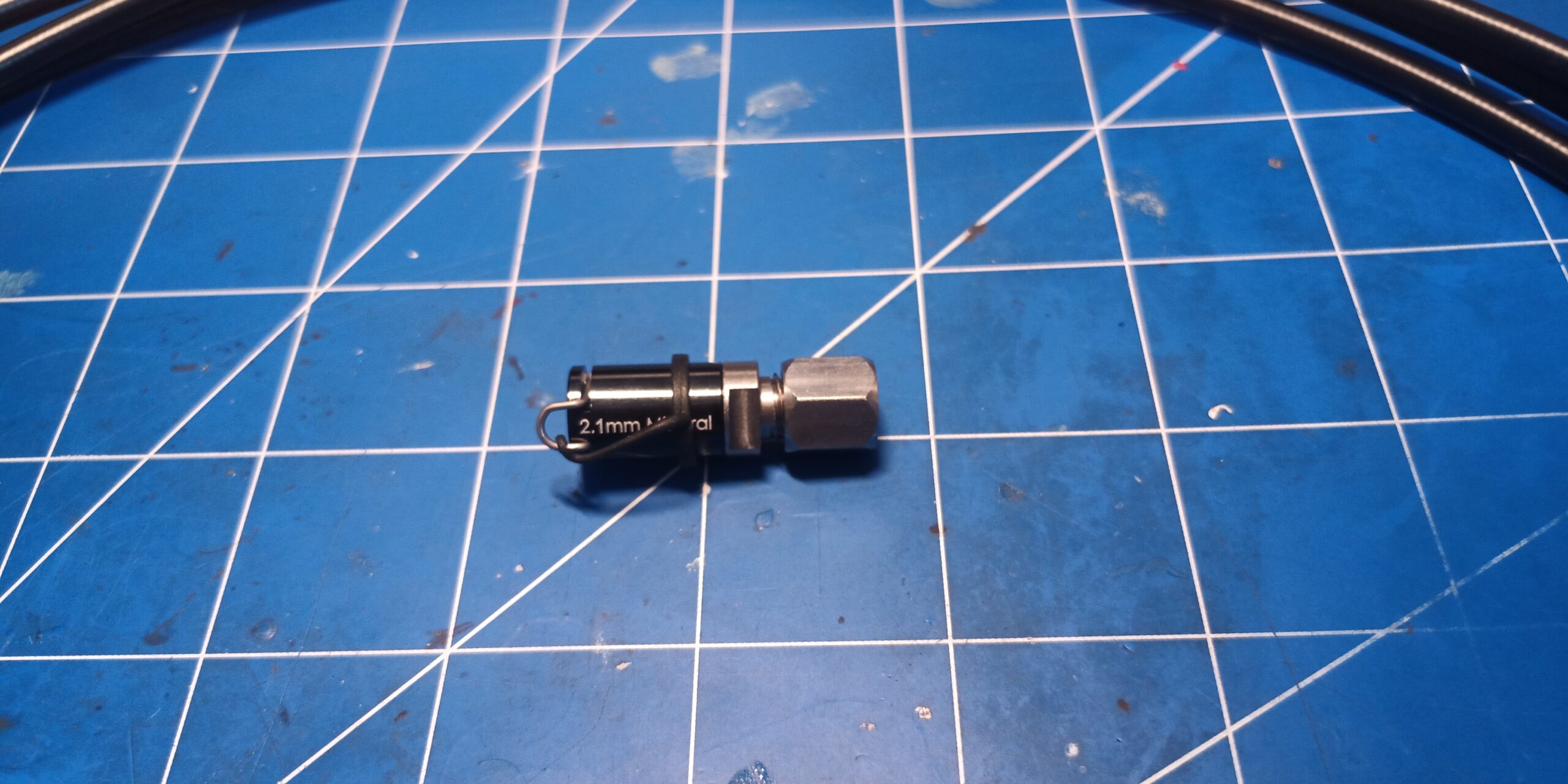 Zeno Q-Connector M9 Road/Gravel for internal routing