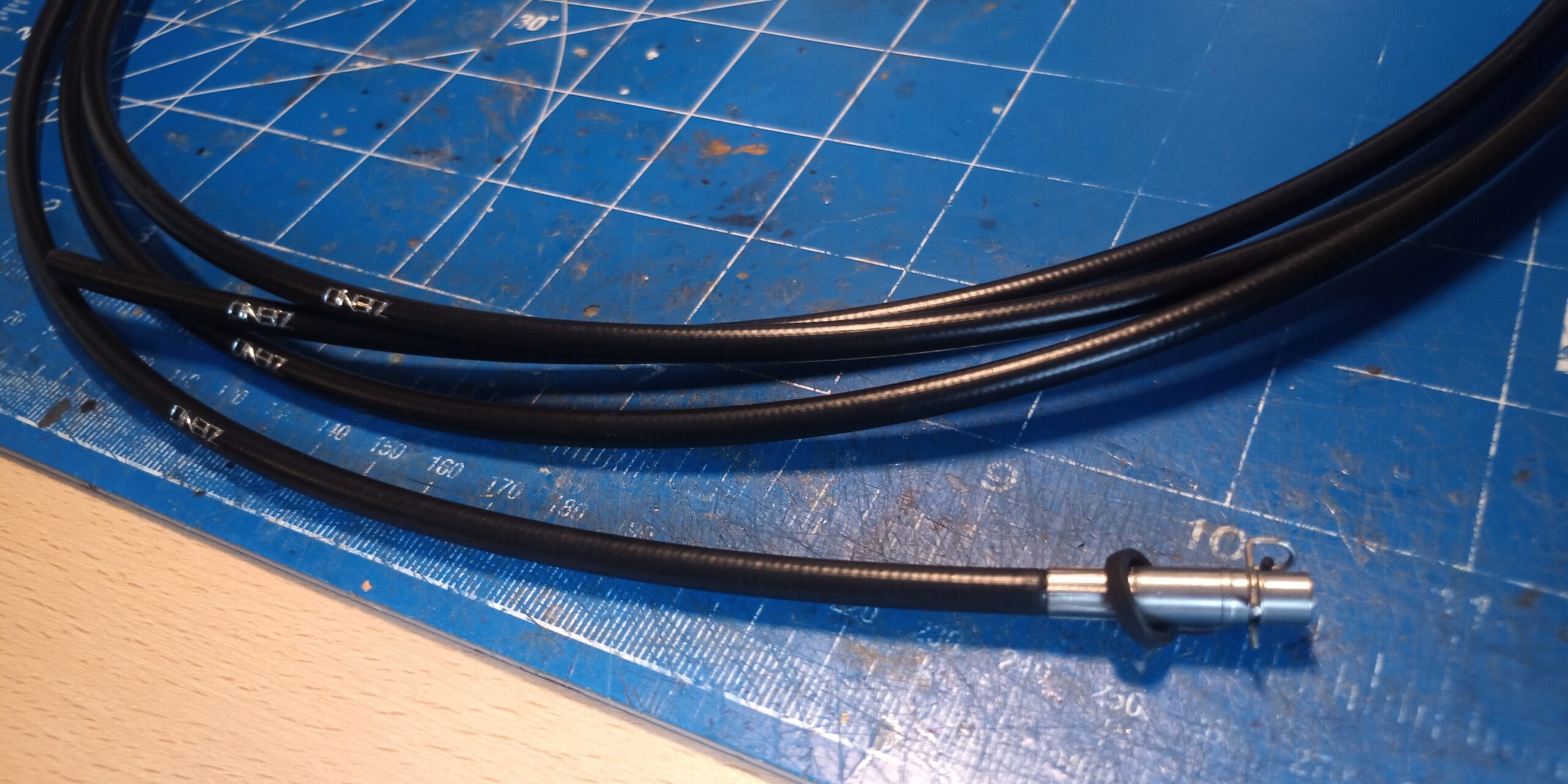Zeno Q-Connector M9 Road/Gravel for internal routing