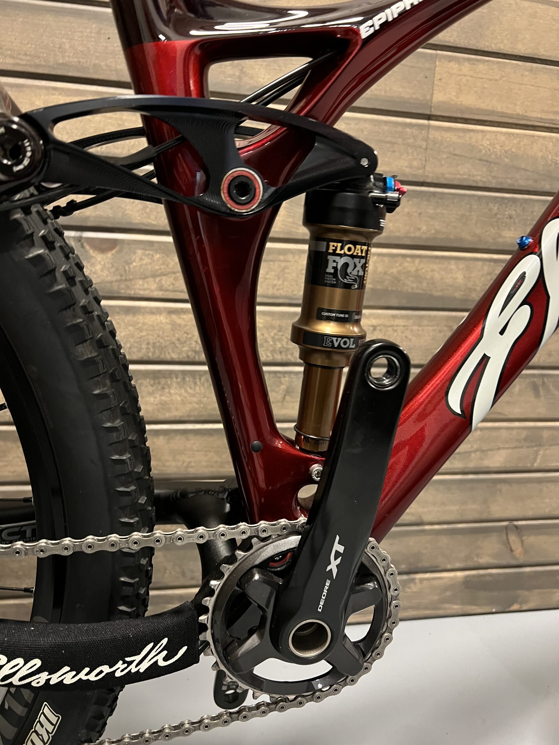 Ellsworth Epiphany: 2019, Medium, Carbon fiber, XT 1x 11