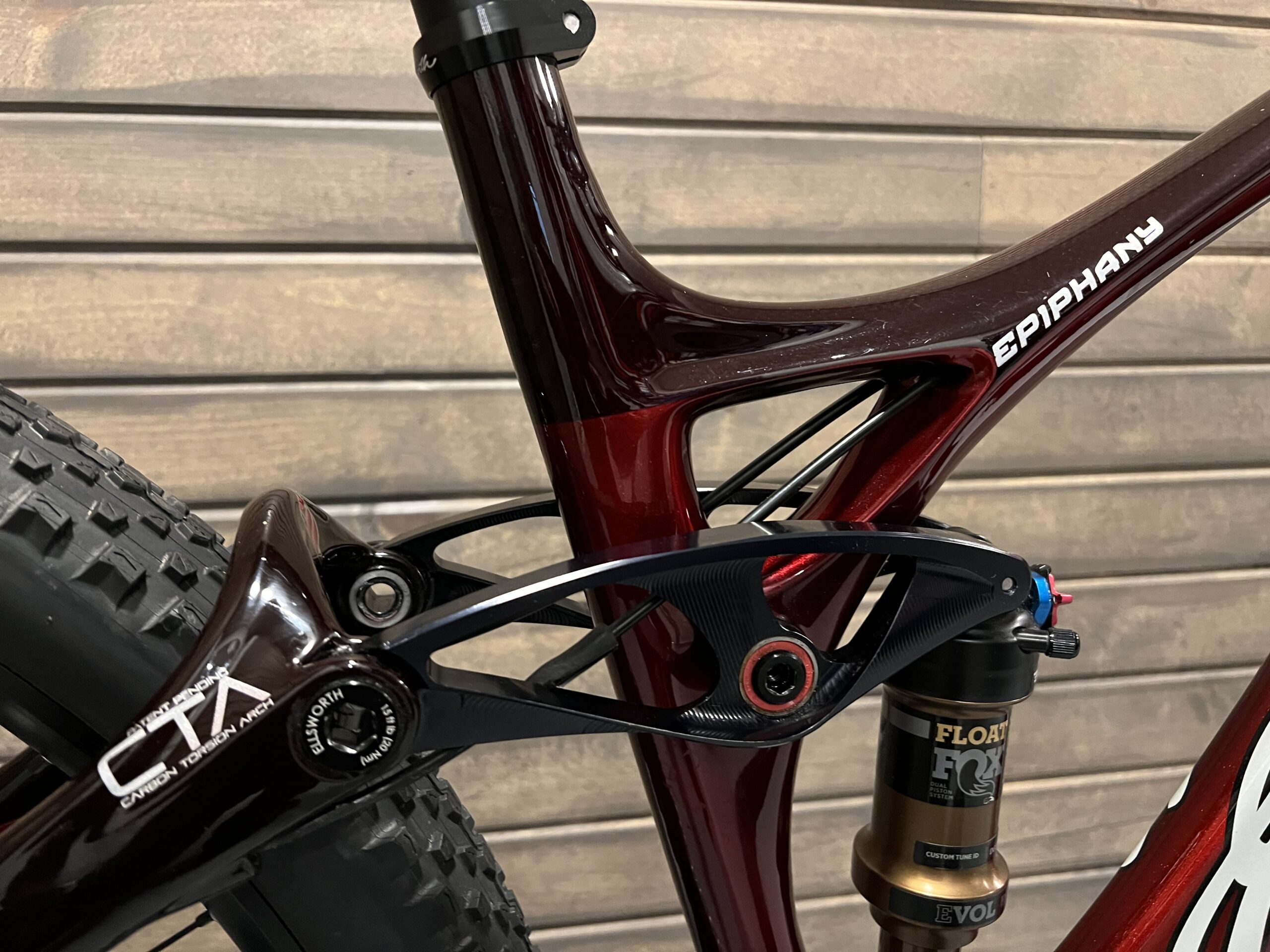 Ellsworth Epiphany: 2019, Medium, Carbon fiber, XT 1x 11