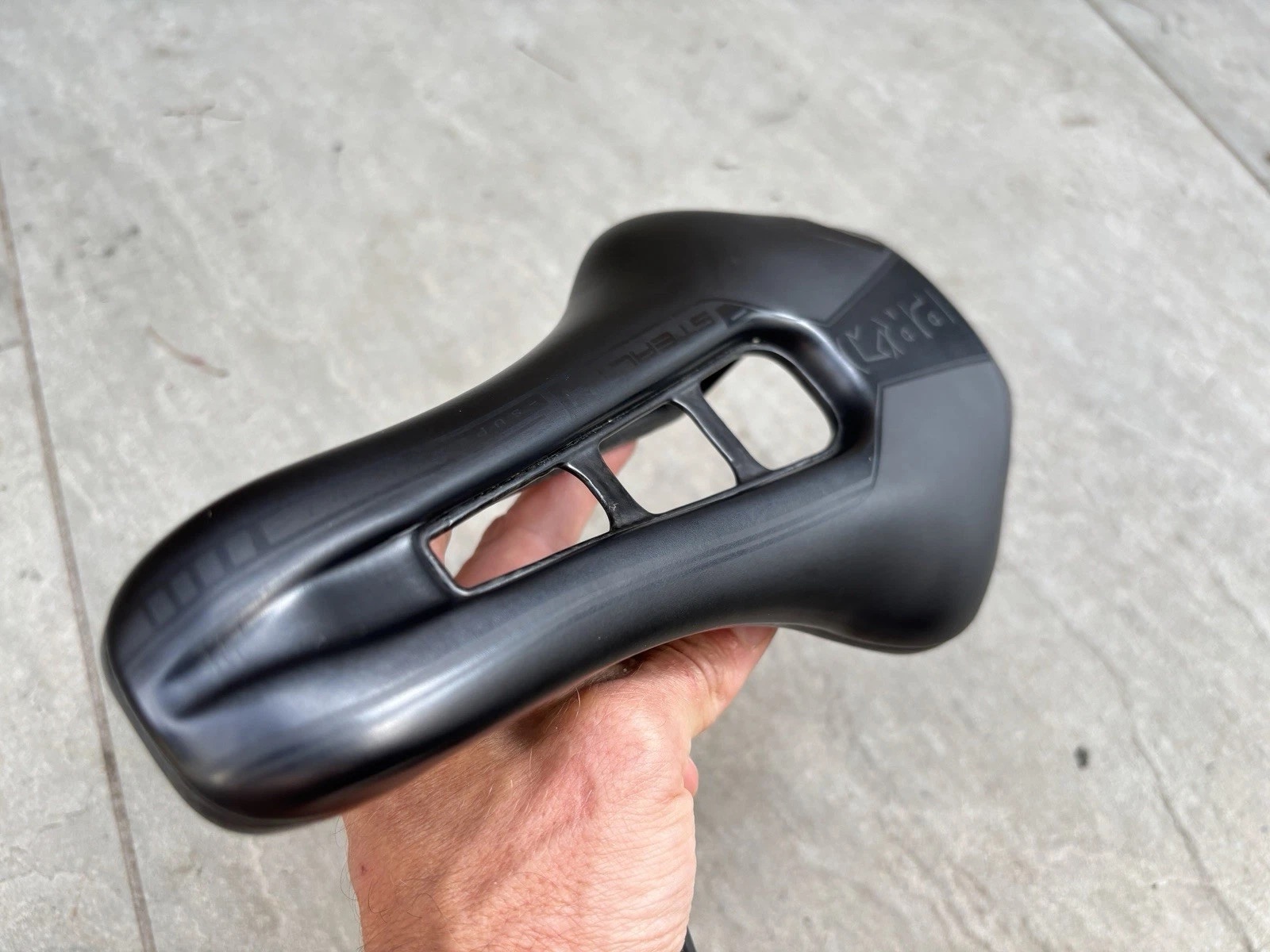 Shimano Pro Stealth superlight 142mm carbon road biike saddle