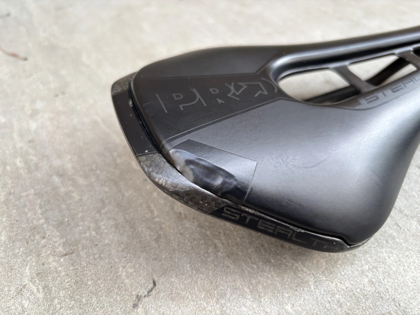 Shimano Pro Stealth superlight 142mm carbon road biike saddle