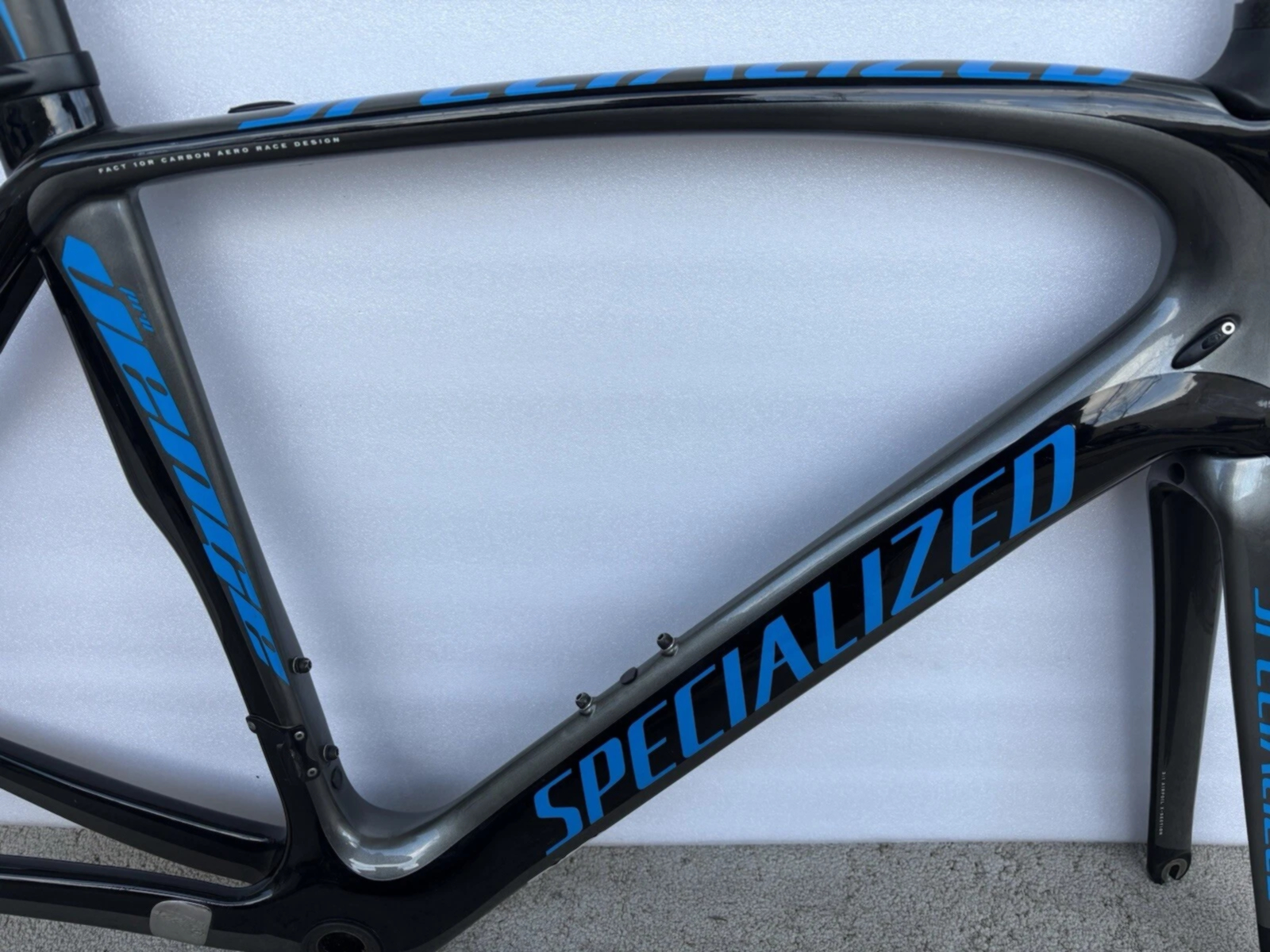 SPECIALIZED VENGE PRO Carbon Aero Frame Set. Rim Brake