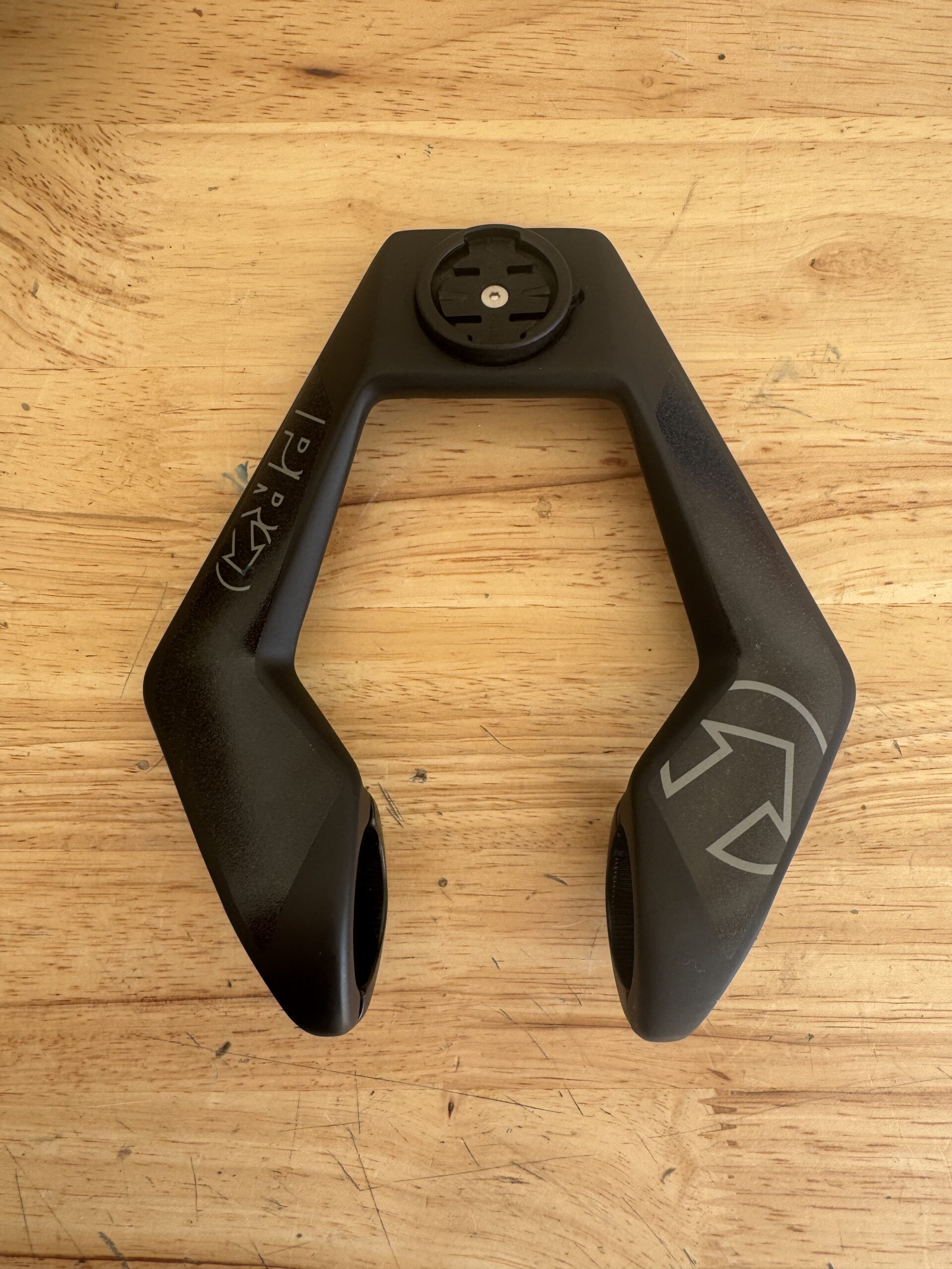PRO Compact Carbon Clip-On Aero Bar
