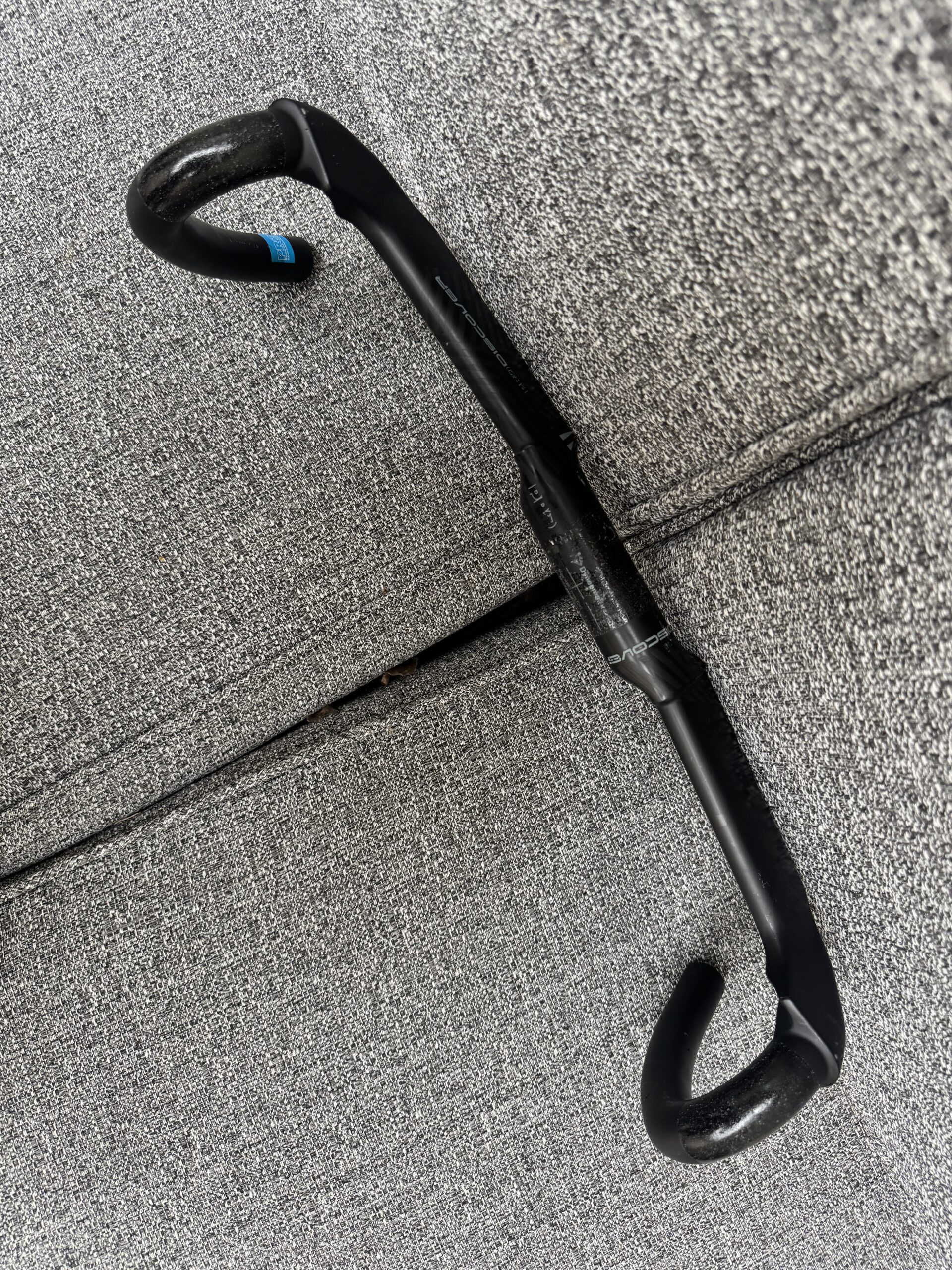 PRO Discover Aero Carbon Gravel Handlebar (42 cm)