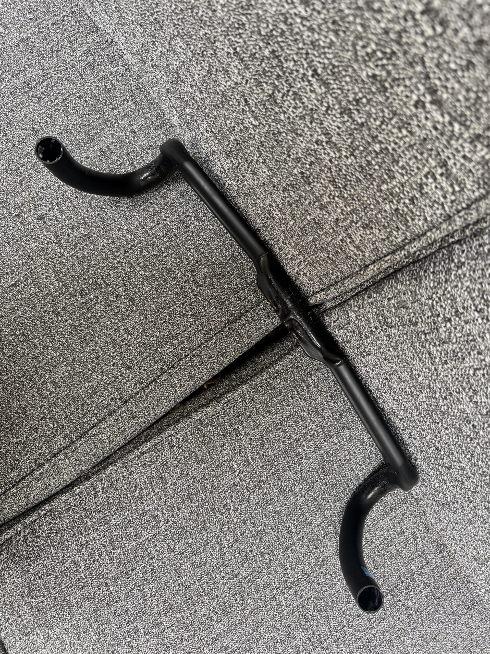 PRO Discover Aero Carbon Gravel Handlebar (42 cm)